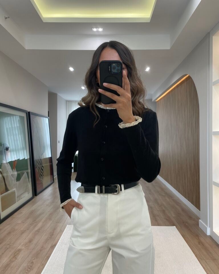 Lova Siyah Dantel Detaylı Hırka