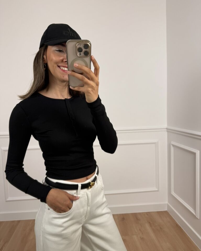 Mia Siyah Uzun Kollu Çıtçıtlı Tişört