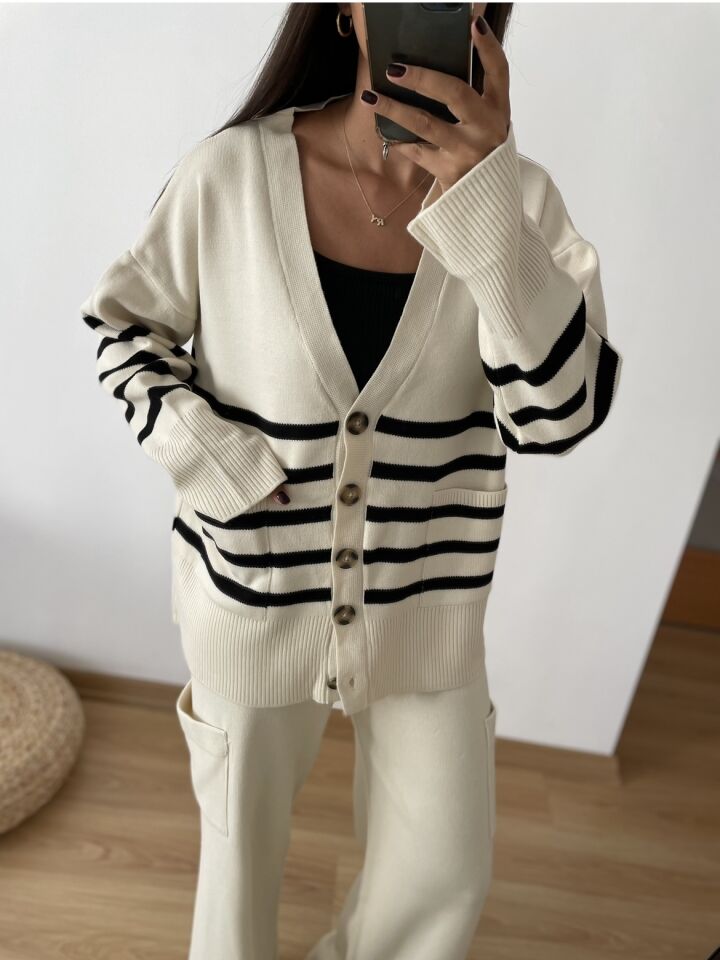 Ekru Çizgili Oversize Hırka