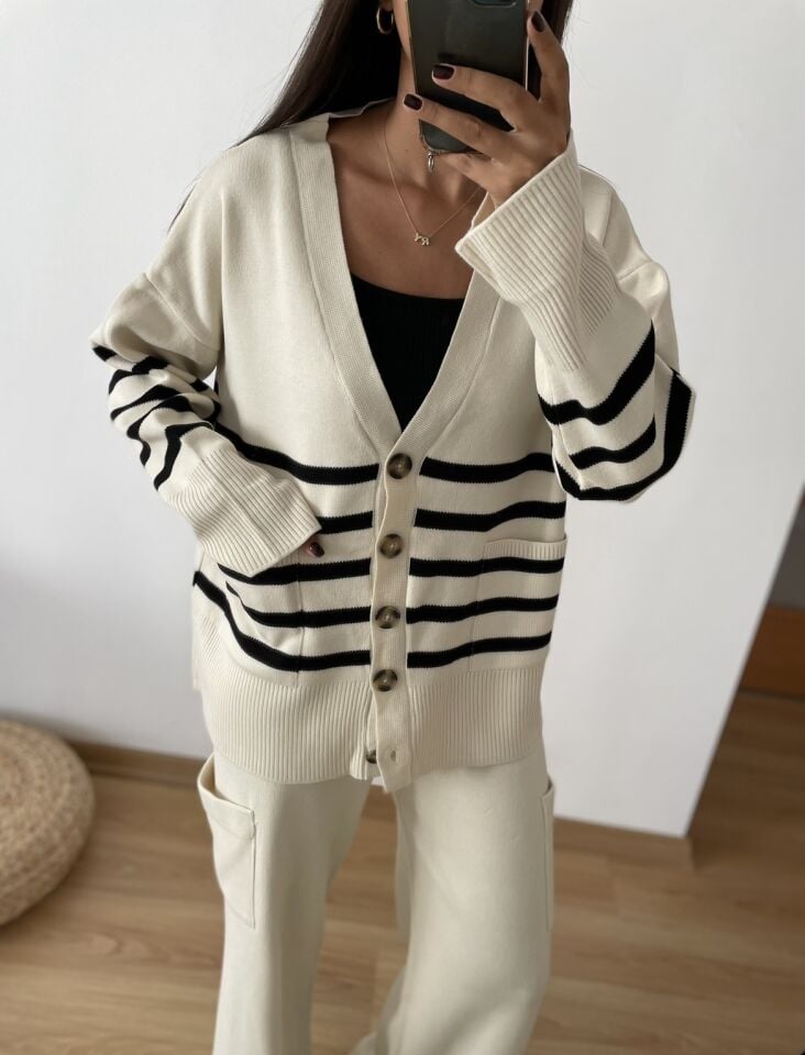 Neva Ekru Çizgili Oversize Hırka