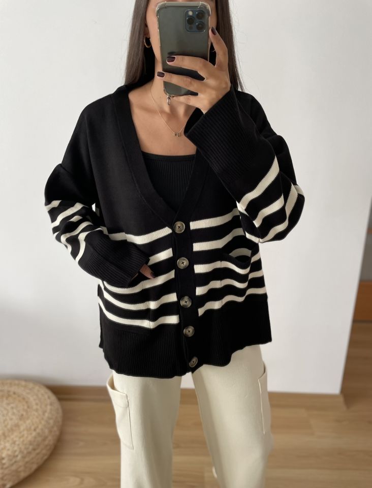 Neva Siyah Çizgili Oversize Hırka