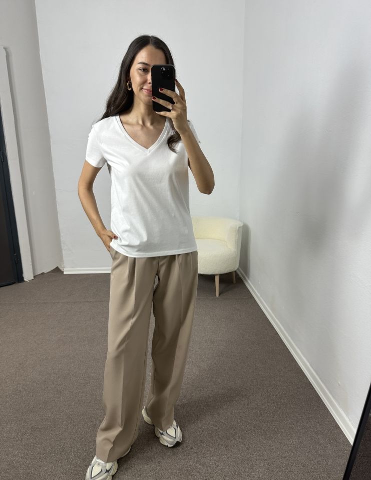 Selora Beyaz Dlv V Yaka Basic Tişört