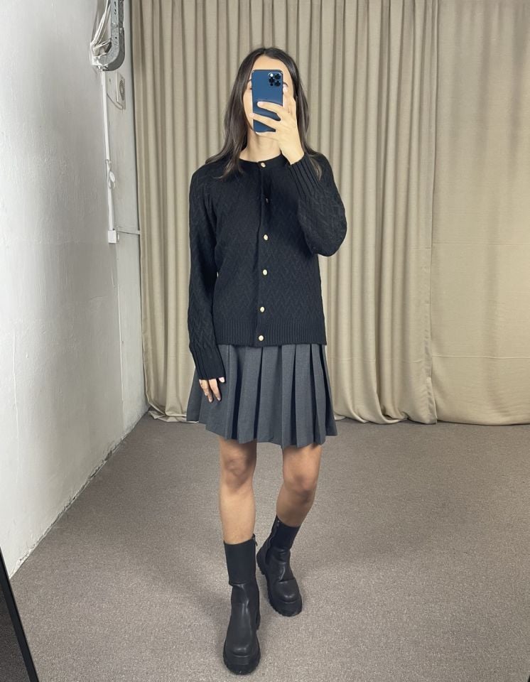 Lioraen Siyah Yün Dokulu Hırka