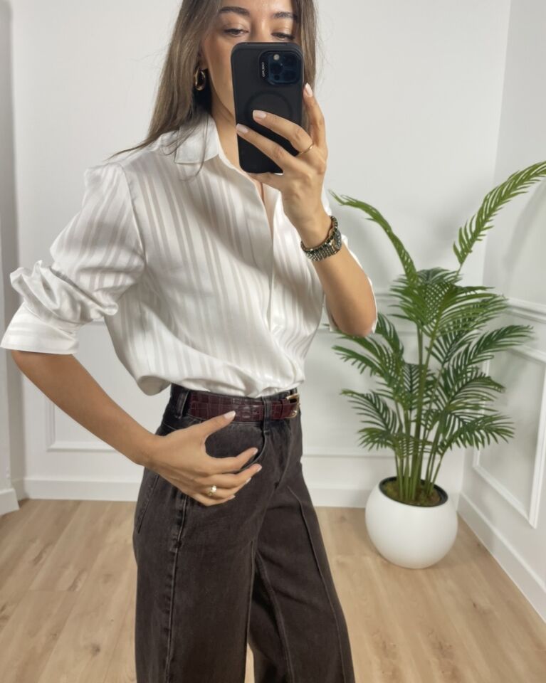 Cloe Beyaz Çizgi Desenli Premium Gömlek