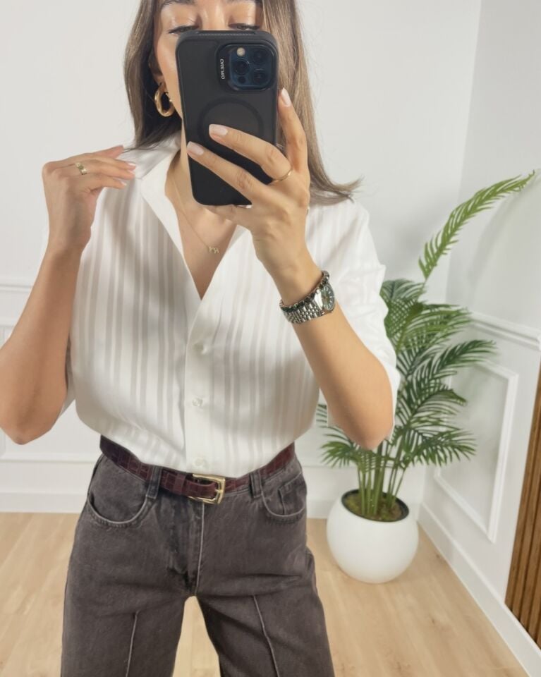 Cloe Beyaz Çizgi Desenli Premium Gömlek