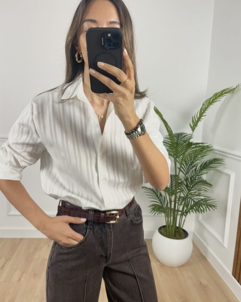 Cloe Beyaz Çizgi Desenli Premium Gömlek