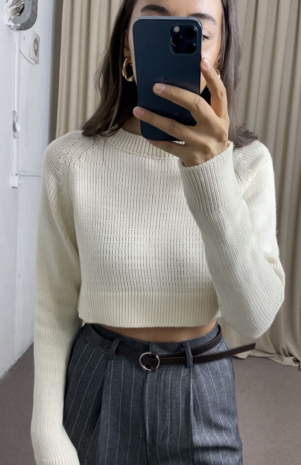 Ekru Crop Kazak