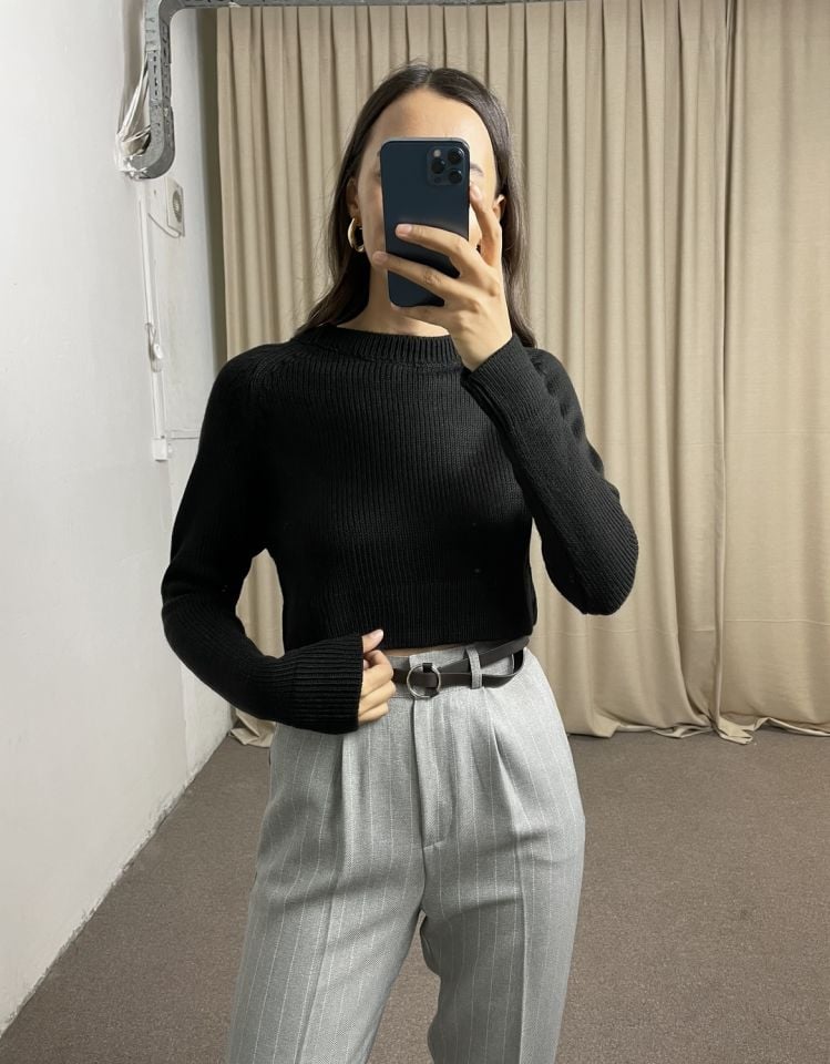 Siyah Crop Kazak
