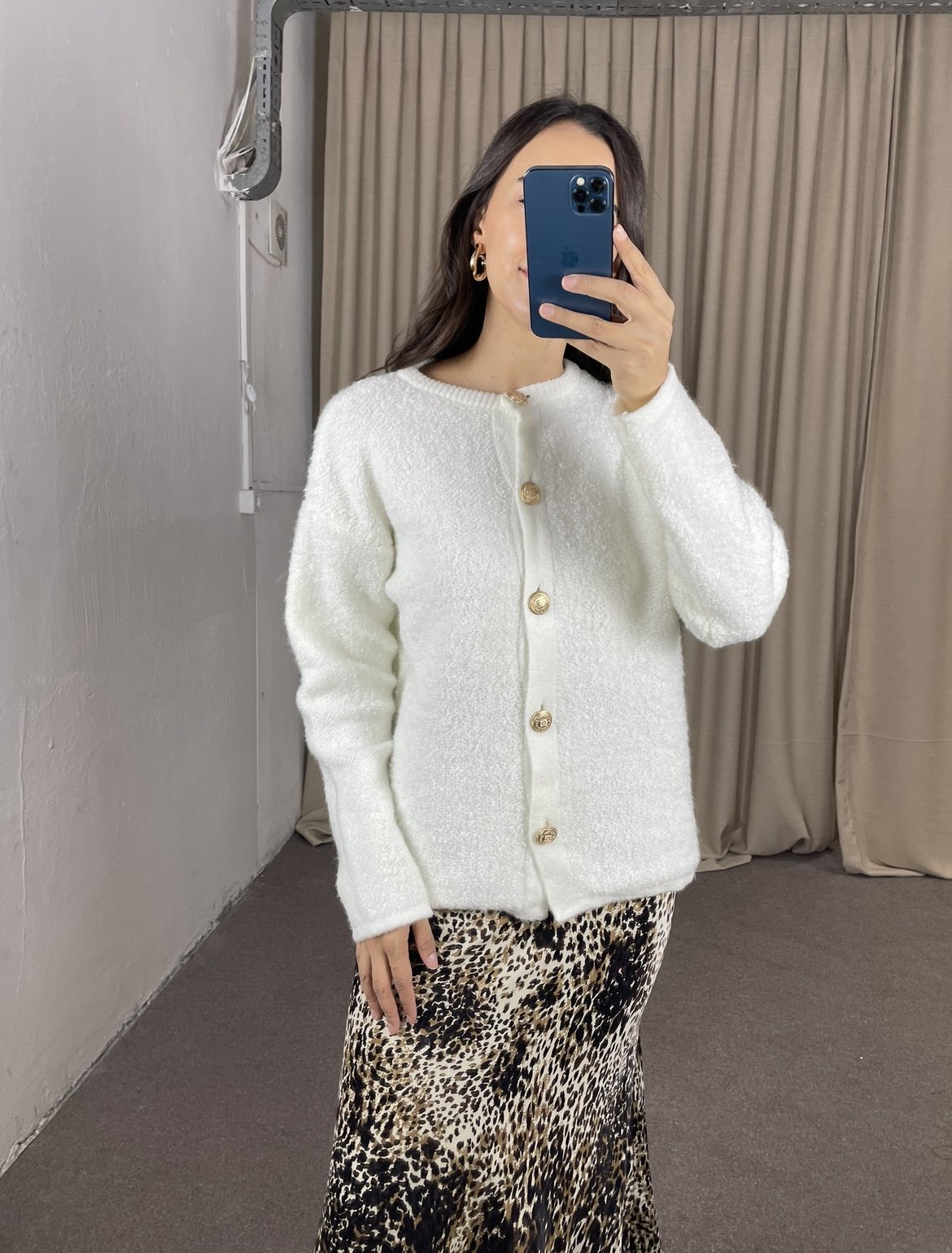 Laris Ekru Gold Düğmeli Buklet Hırka