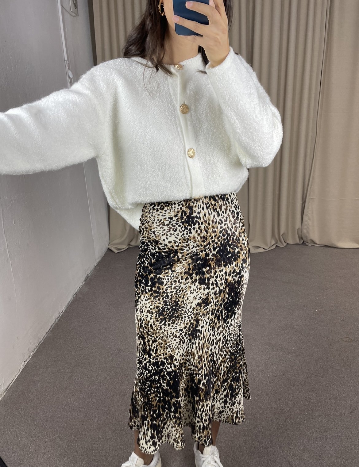 Ekru Gold Düğmeli Buklet Hırka