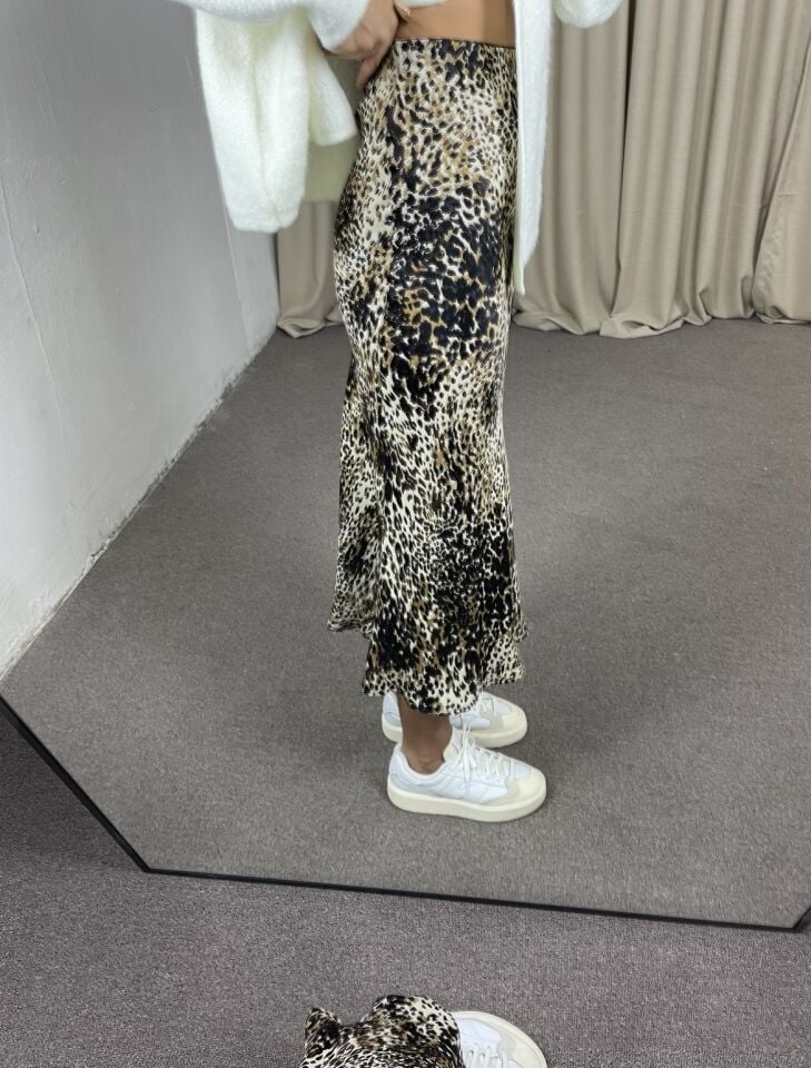 Celine Bej Siyah Desenli Saten Etek