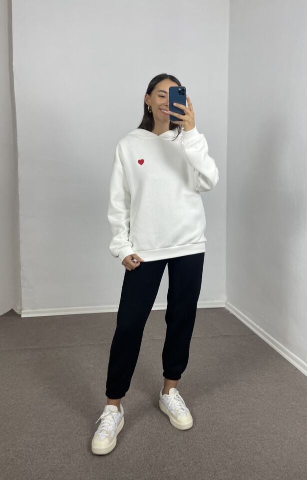 Ekru Kalp Nakışlı Oversize Sweatshirt