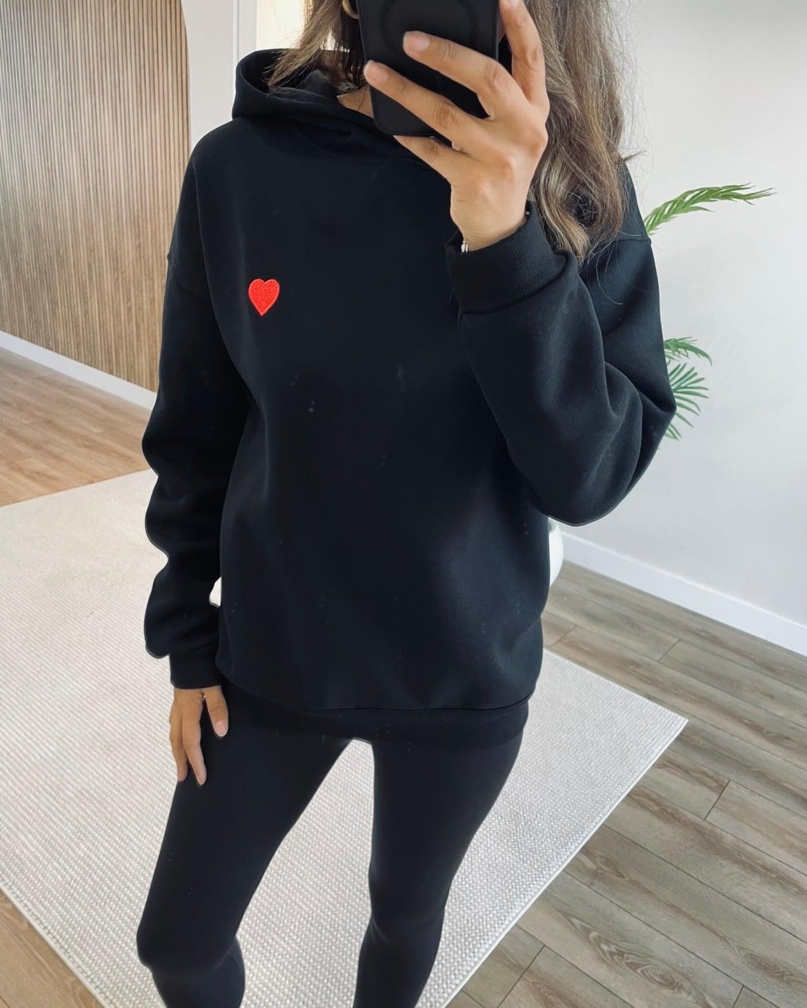 Melora Siyah Kalp Nakışlı Oversize Sweatshirt
