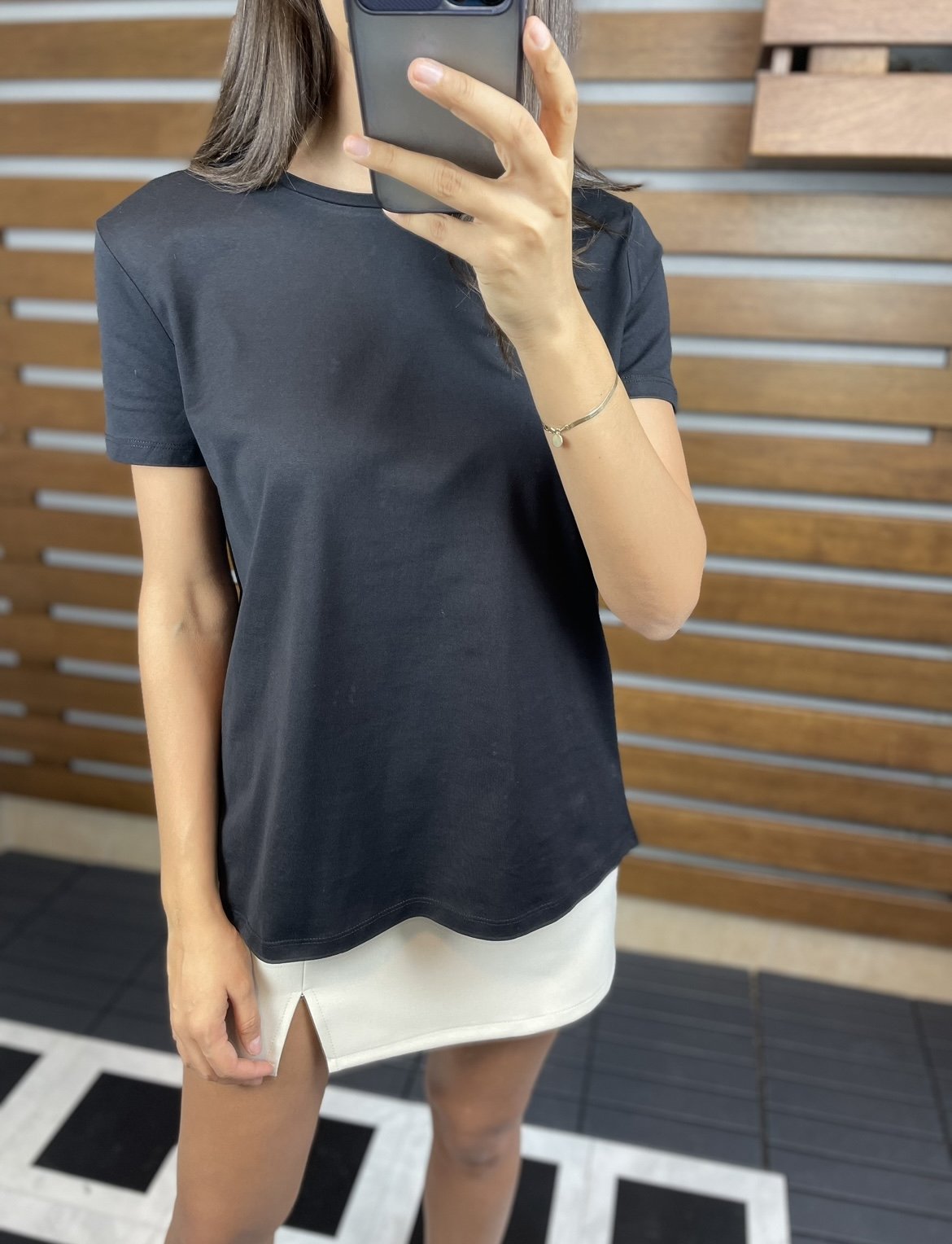 Avella Siyah Dilvin Ön Kısa Arka Uzun Tişört