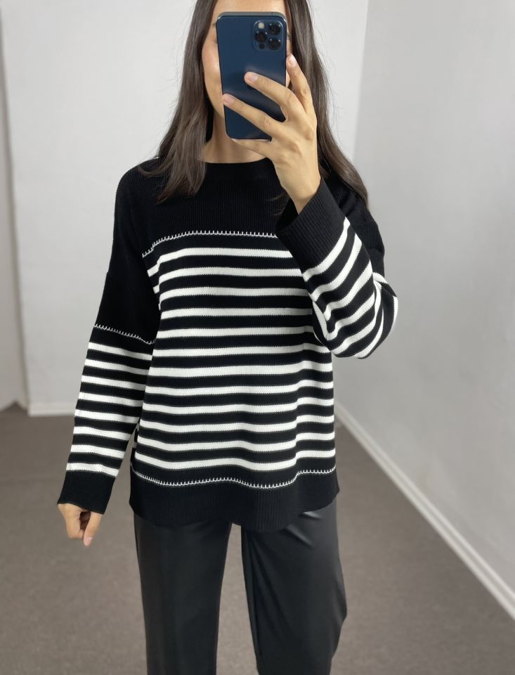 Siyah Ekru Çizgili Oversize Kazak