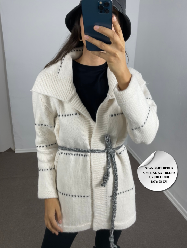 Ekru Geniş Yakalı Kuşaklı Hırka