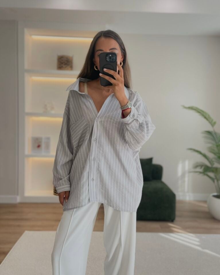 Soraya Gri Çizgili Oversize Viskon Gömlek