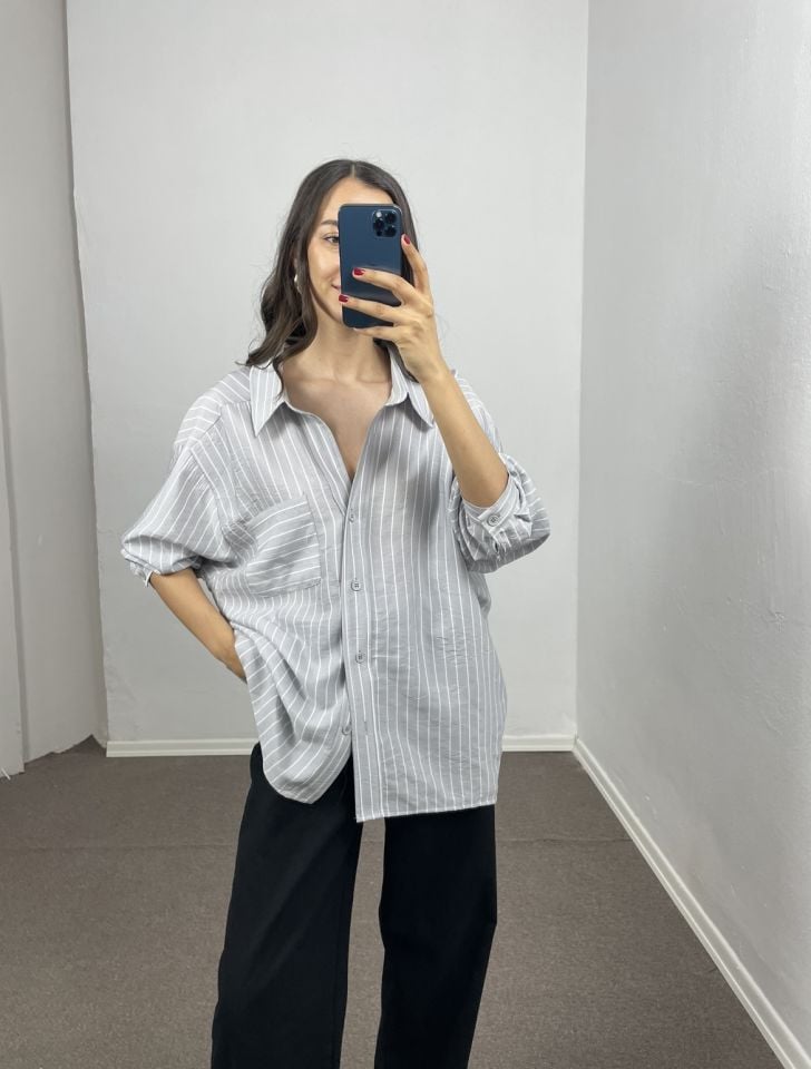 Soraya Gri Çizgili Oversize Viskon Gömlek