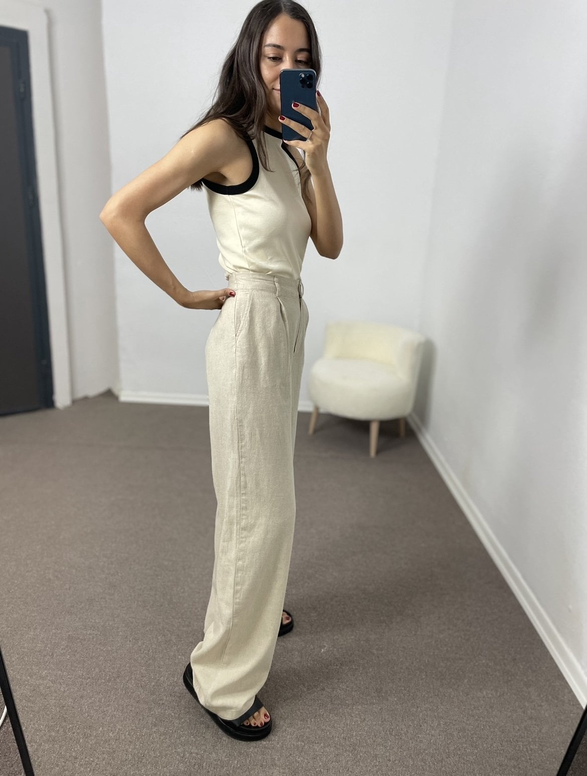 Avelia Taş Renk Çift Pileli Keten Pantolon