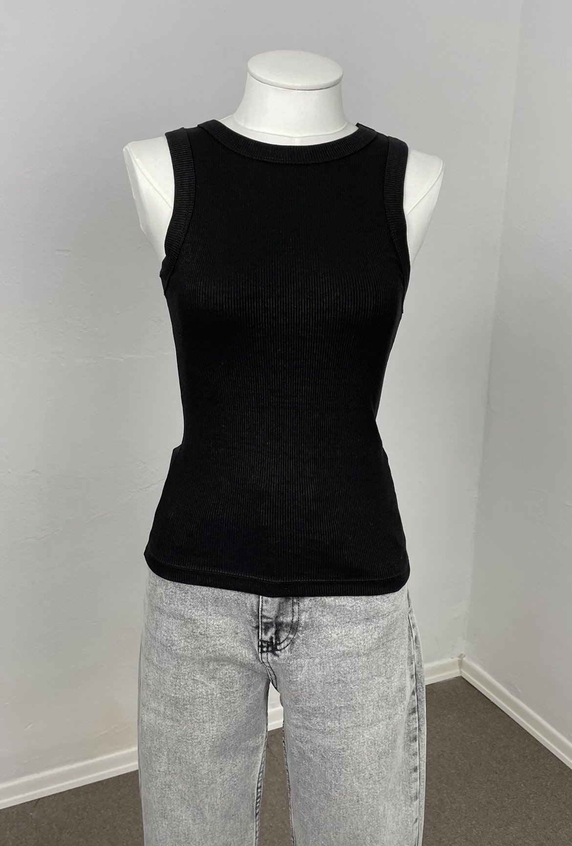 Siyah Halter Yaka Parıltılı Atlet