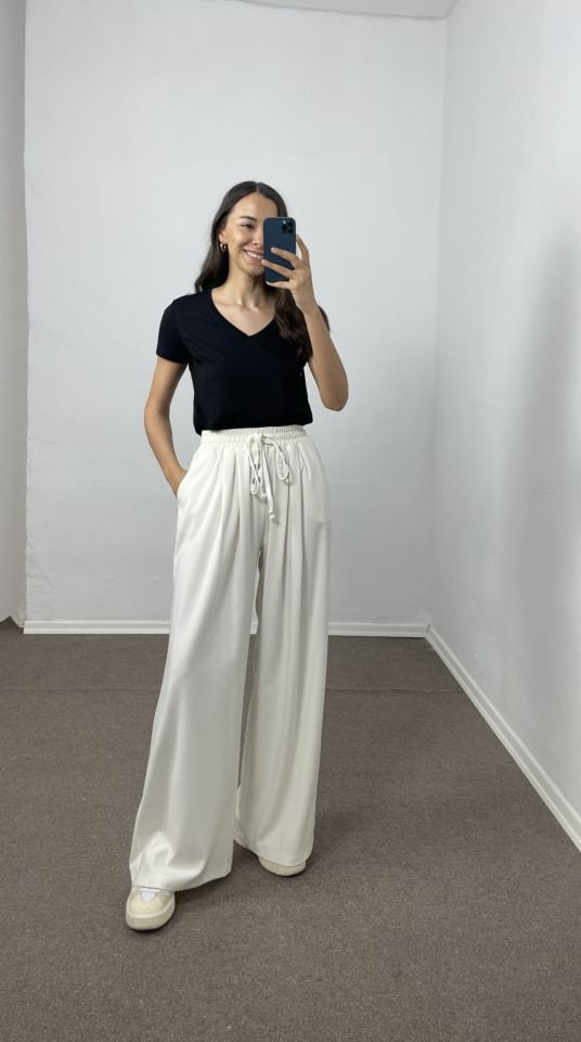 Selora Siyah Dilvin V Yaka Basic Tişört