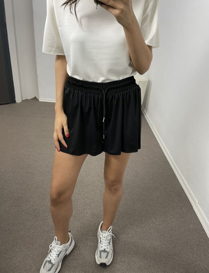 Mireva Siyah Taytlı Spor Şort