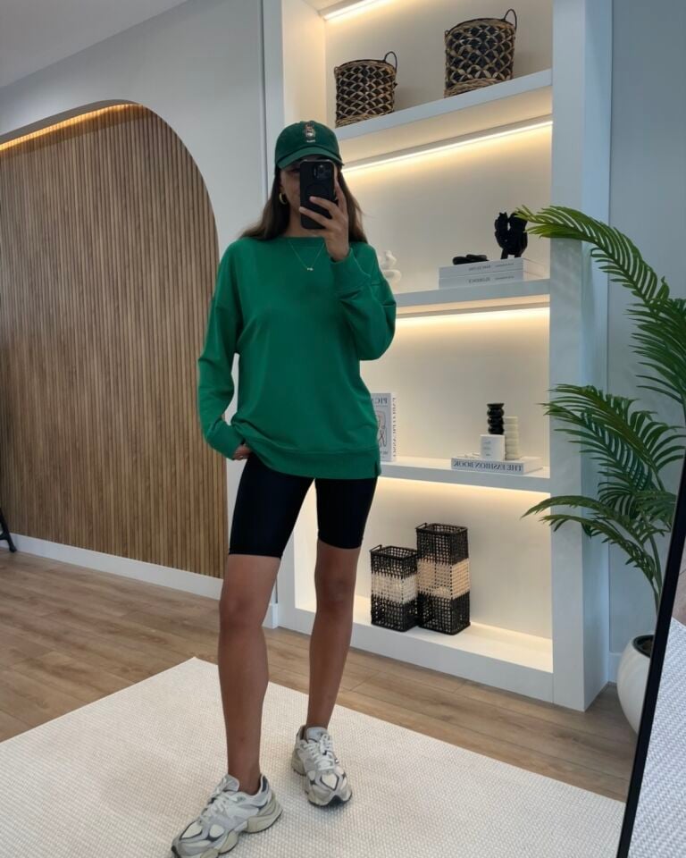Selara Yeşil Yanları Yırtmaçlı Sweatshirt