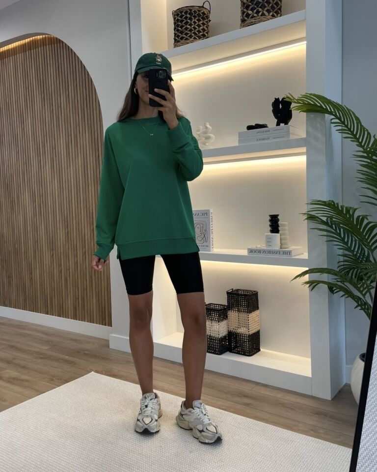 Selara Yeşil Yanları Yırtmaçlı Sweatshirt