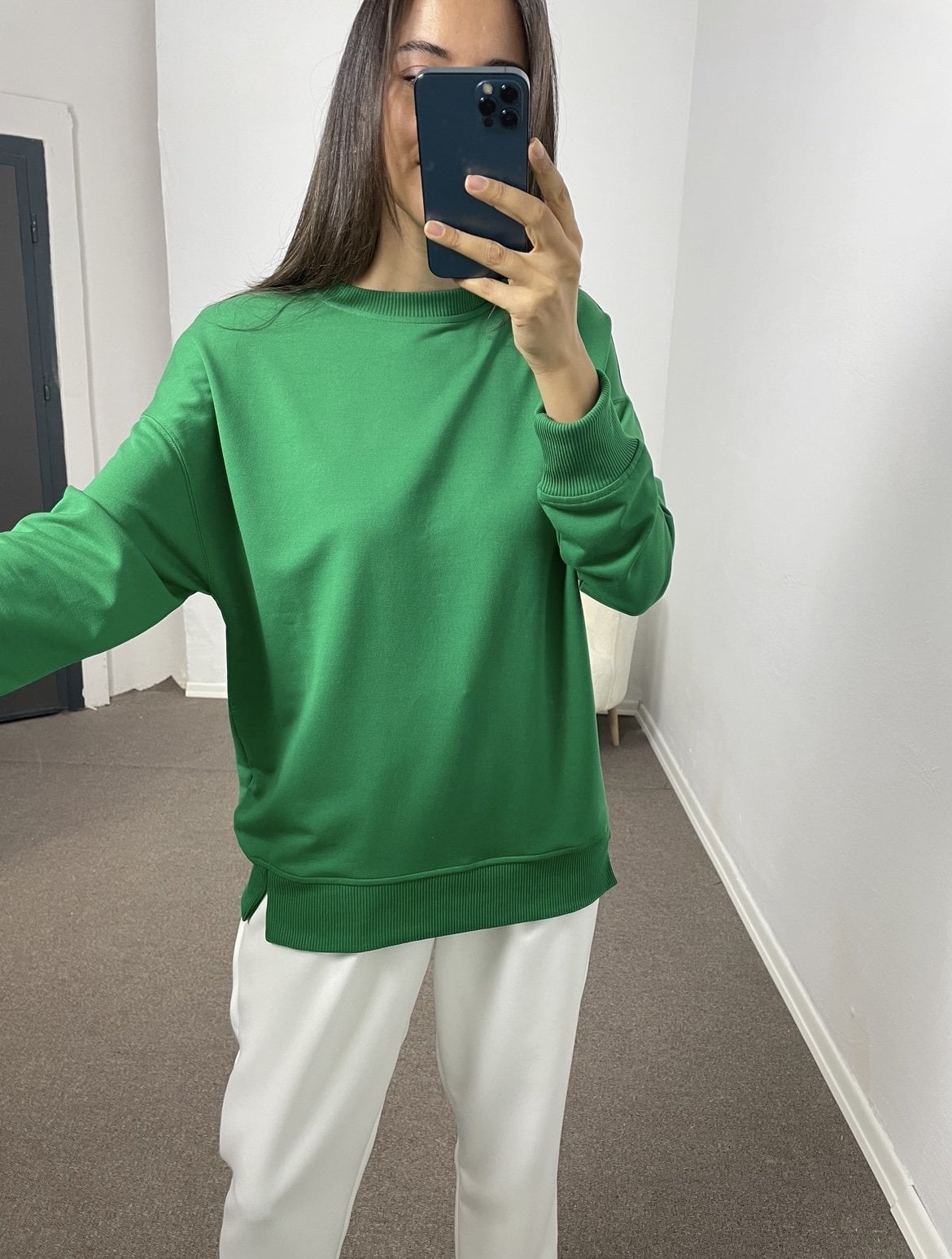 Selara Yeşil Yanları Yırtmaçlı Sweatshirt