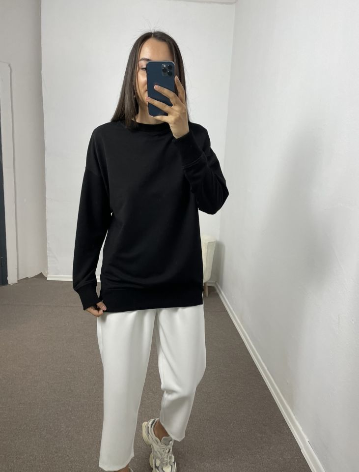 Siyah Yanları Yırtmaçlı Sweatshirt