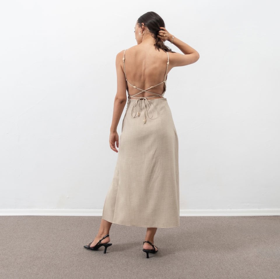 Nadia Taş Sırt Dekolteli Yırtmaçlı Elbise