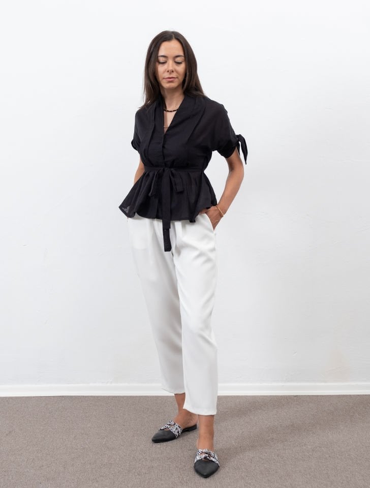 Siyah Kol Detaylı Gömlek