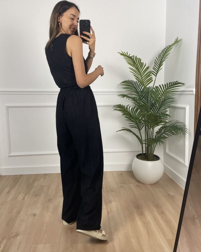 Mona Siyah Keten Görünümlü Takım