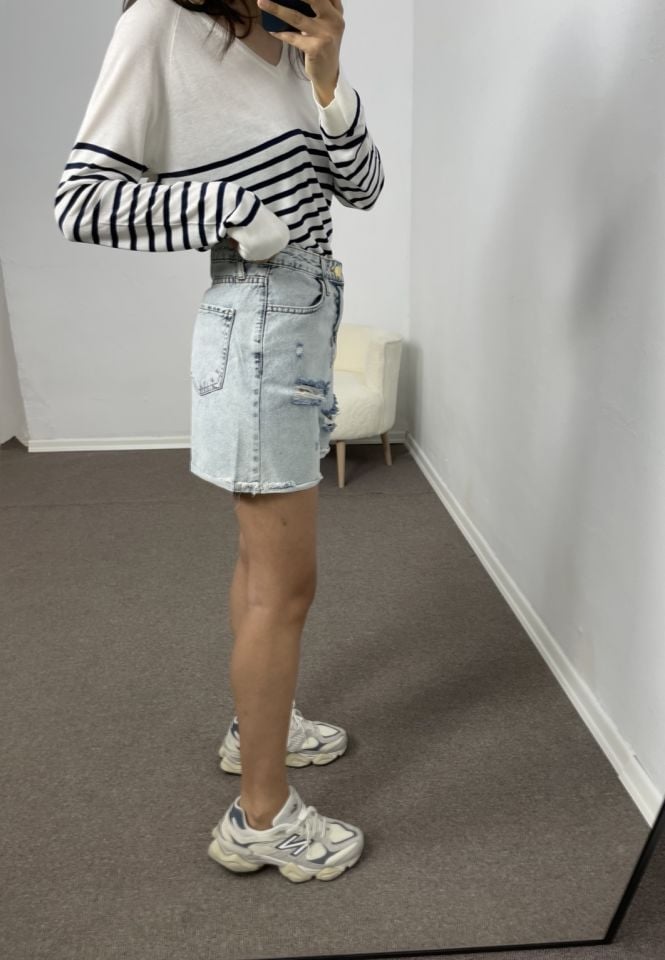 Elarae Buz Mavi Yırtık Detaylı Şort