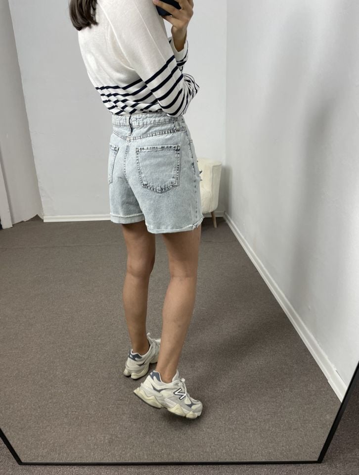 Elarae Buz Mavi Yırtık Detaylı Şort