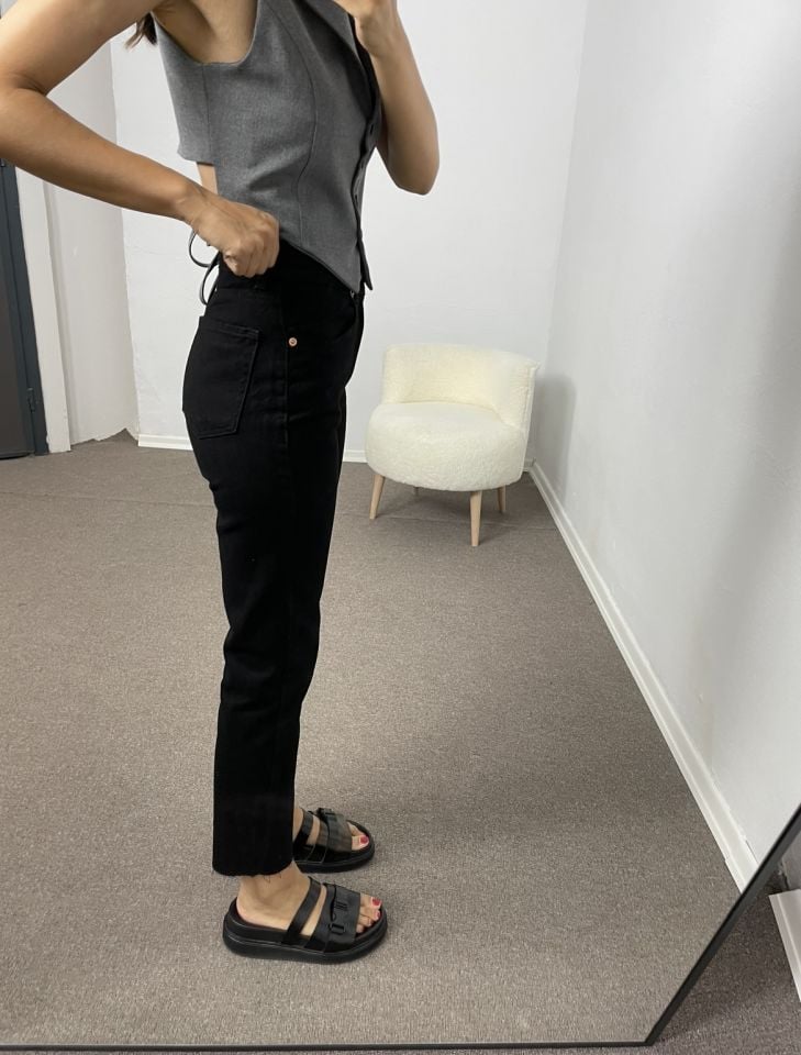 Siyah Premium Kesik Paça Jean