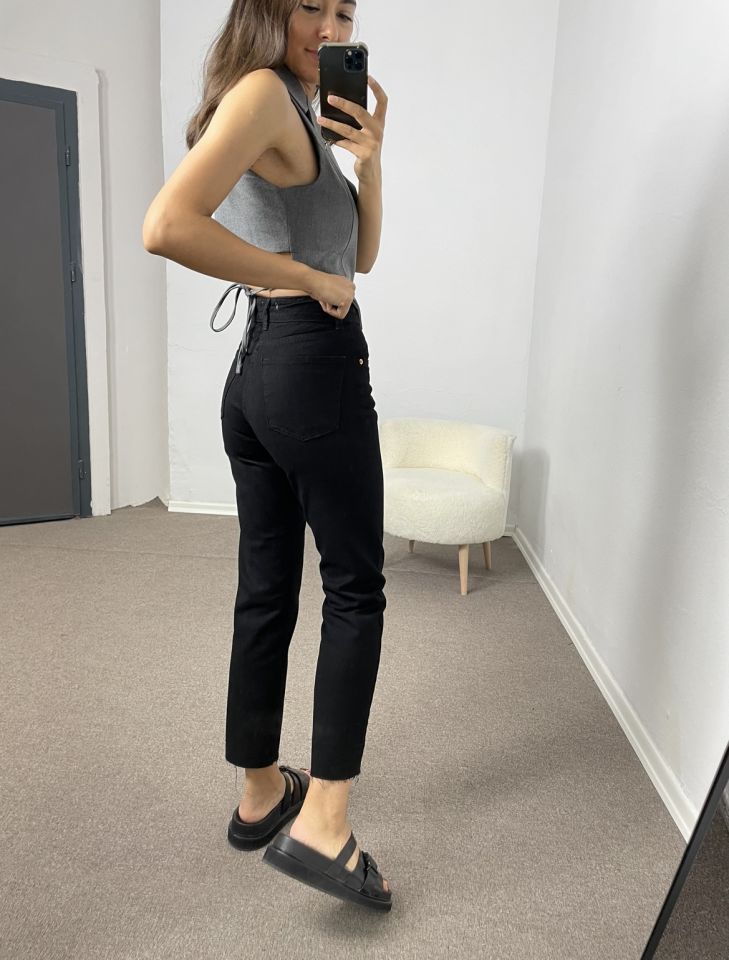 Siyah Premium Kesik Paça Jean
