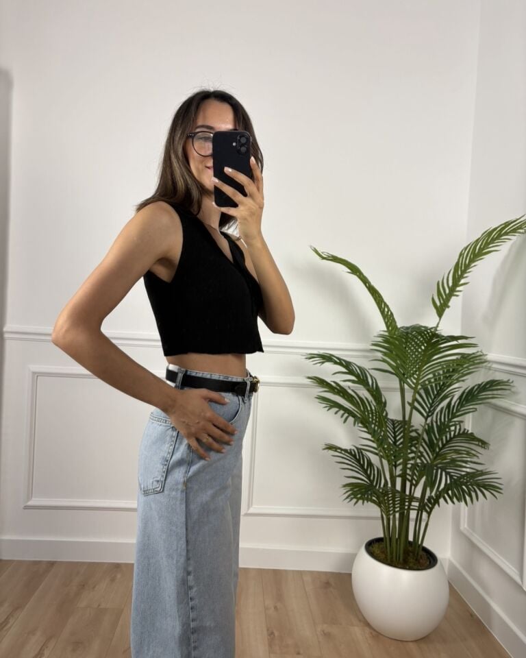 Solara Siyah 3 Düğmeli Crop Yelek