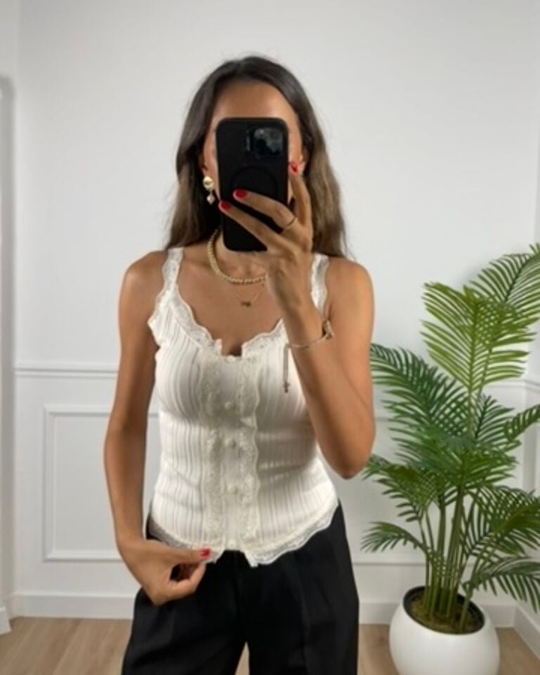 Miela Ekru Dantel Detaylı Askılı Bluz