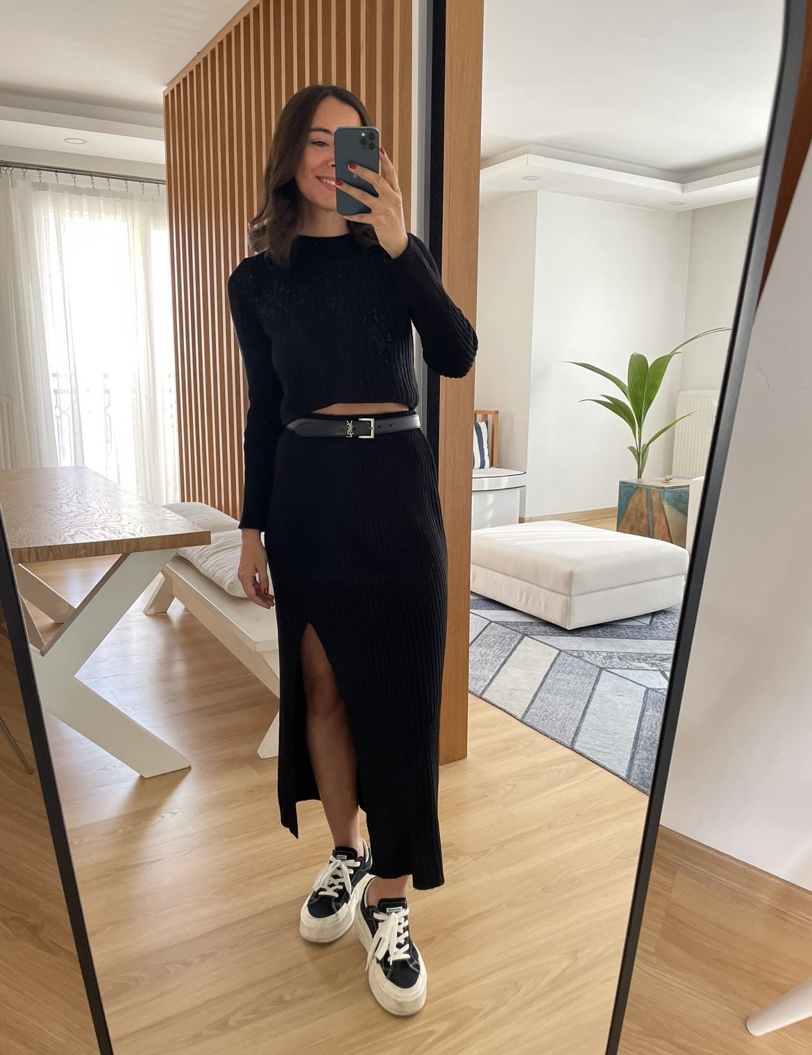 Siyah Yırtmaçlı Etek Triko Takım