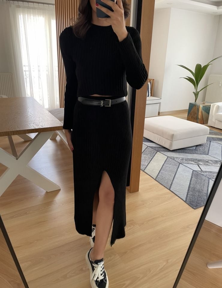 Nora Siyah Yırtmaçlı Etek Triko Takım