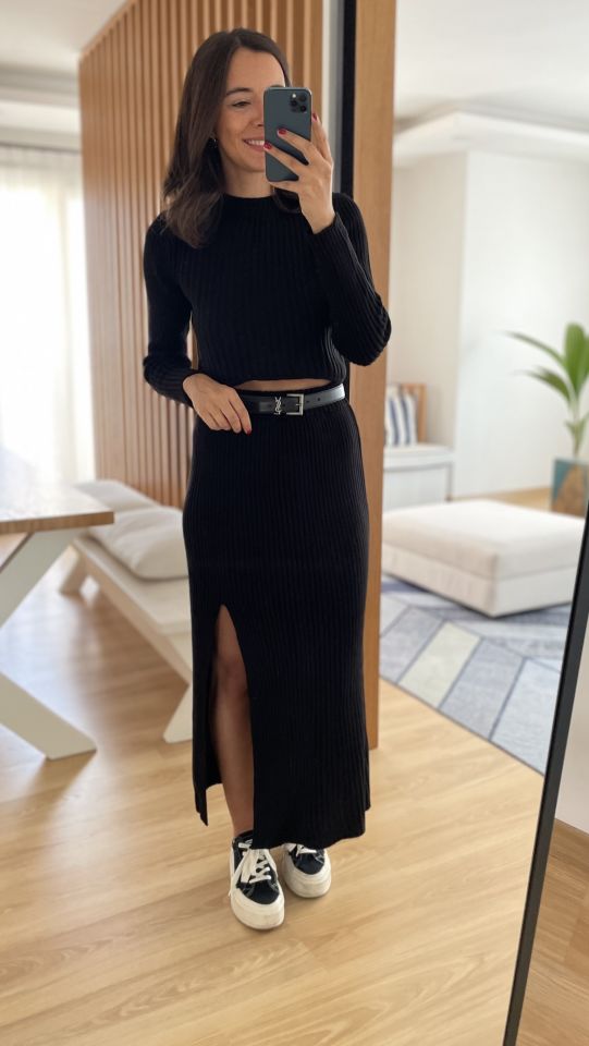 Nora Siyah Yırtmaçlı Etek Triko Takım