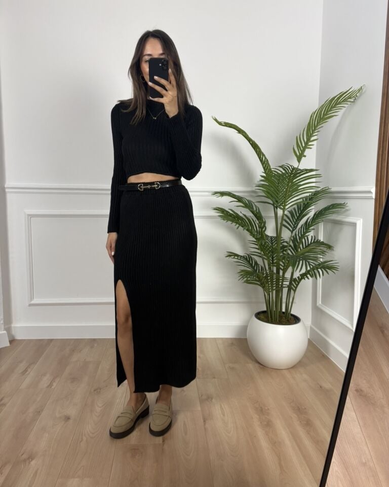 Nora Siyah Yırtmaçlı Etek Triko Takım