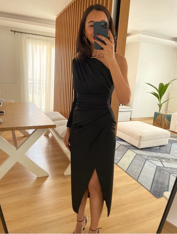 Livia Siyah Drapeli Tek Omuz Premium Elbise