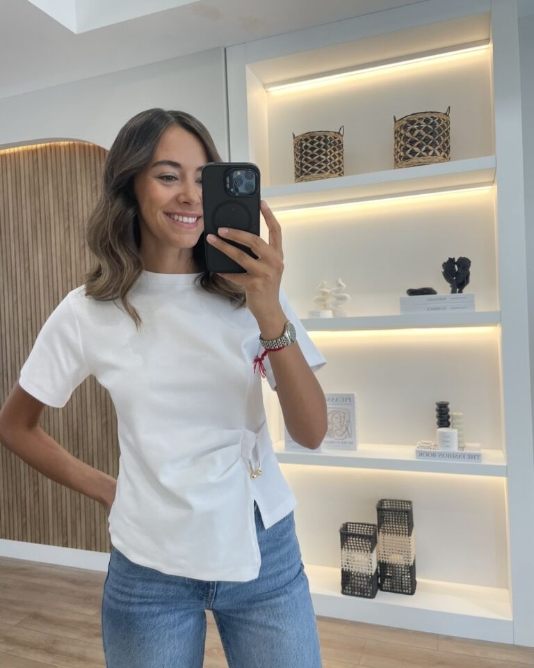 Leni Beyaz Premium Toka Detaylı Tişört
