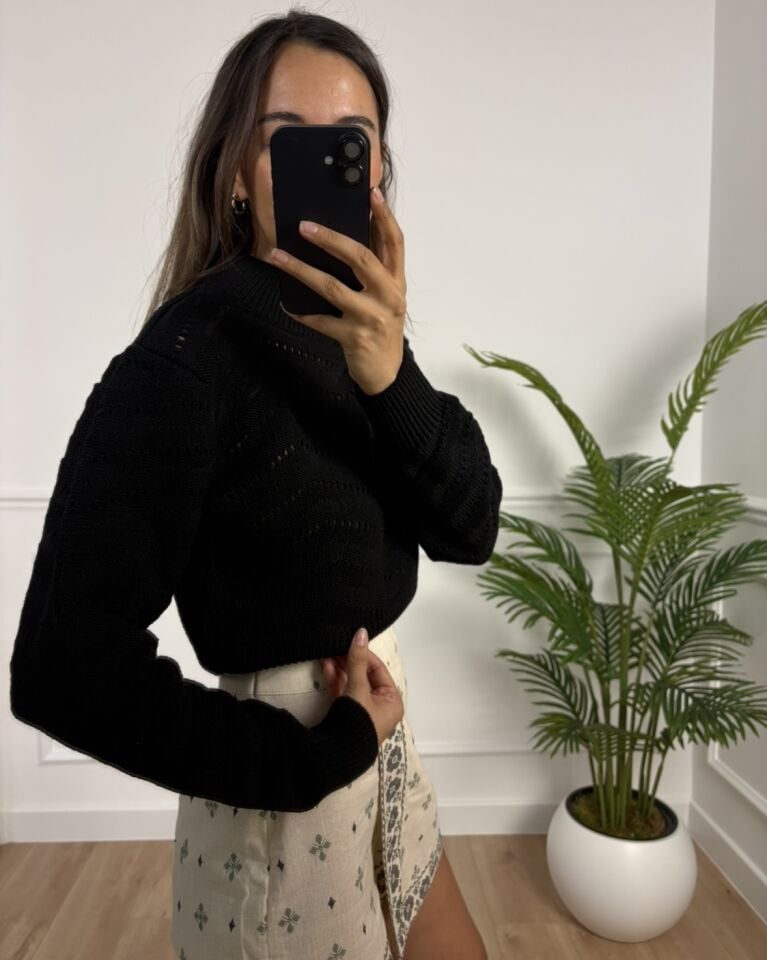 Viole Siyah Delikli Dik Yaka Kazak