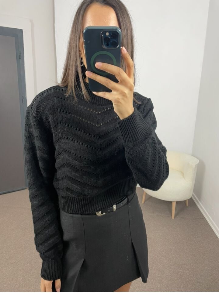 Siyah Delikli Dik Yaka Kazak