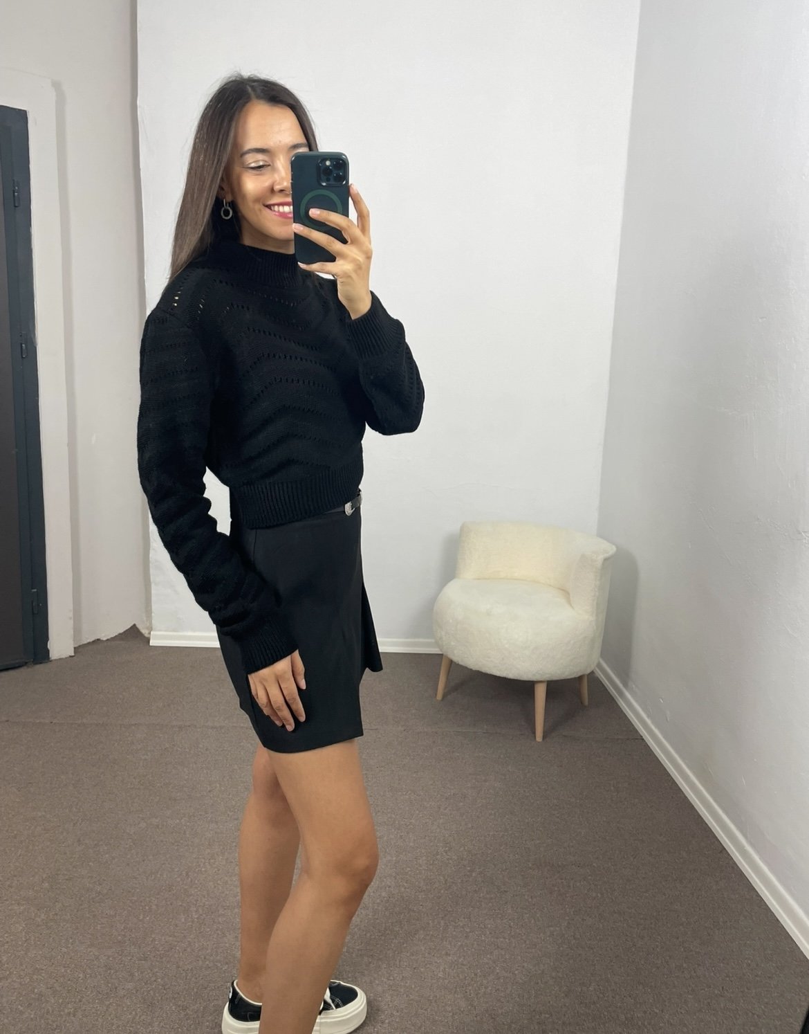 Siyah Delikli Dik Yaka Kazak