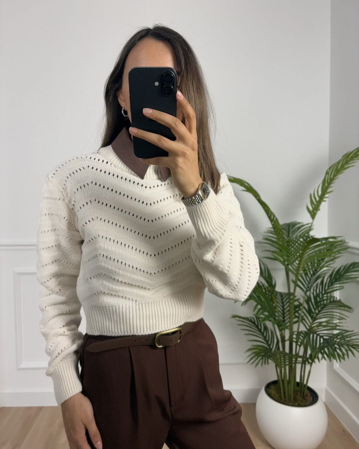 Viole Ekru Delikli Dik Yaka Kazak