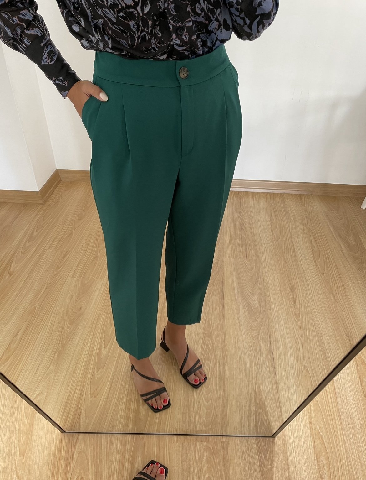 Zümrüt Yüksek Bel Kumaş Pantolon